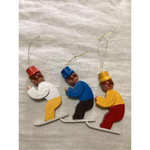 Vintage Wooden Christmas Tree Ornaments 3 Skiers - Picture 4 of 4